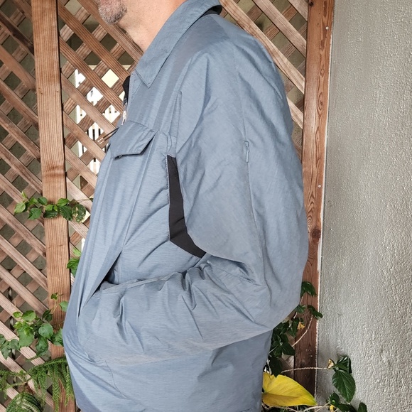 Levi's flap/cargo pockets puffer gray shirt Jacket/shacket  Sz M - Picture 5 of 13